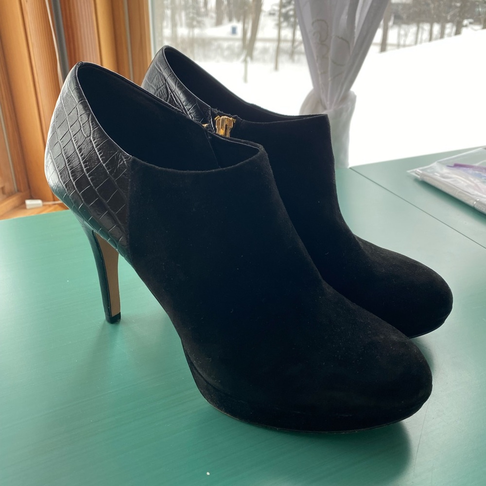 Black closed toe Vince Camuto heels